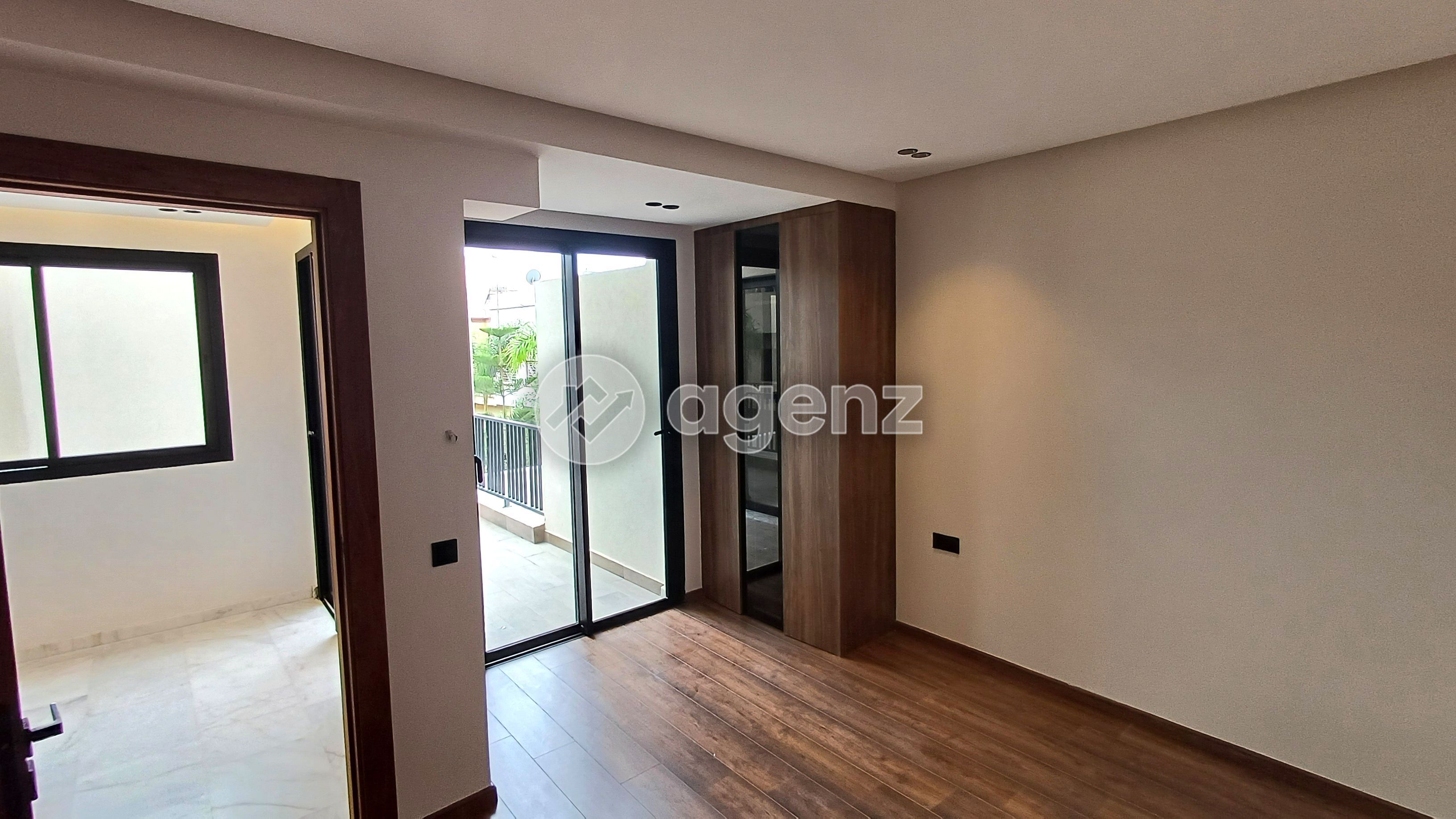 Appartement à vendre à Hermitage — 2
