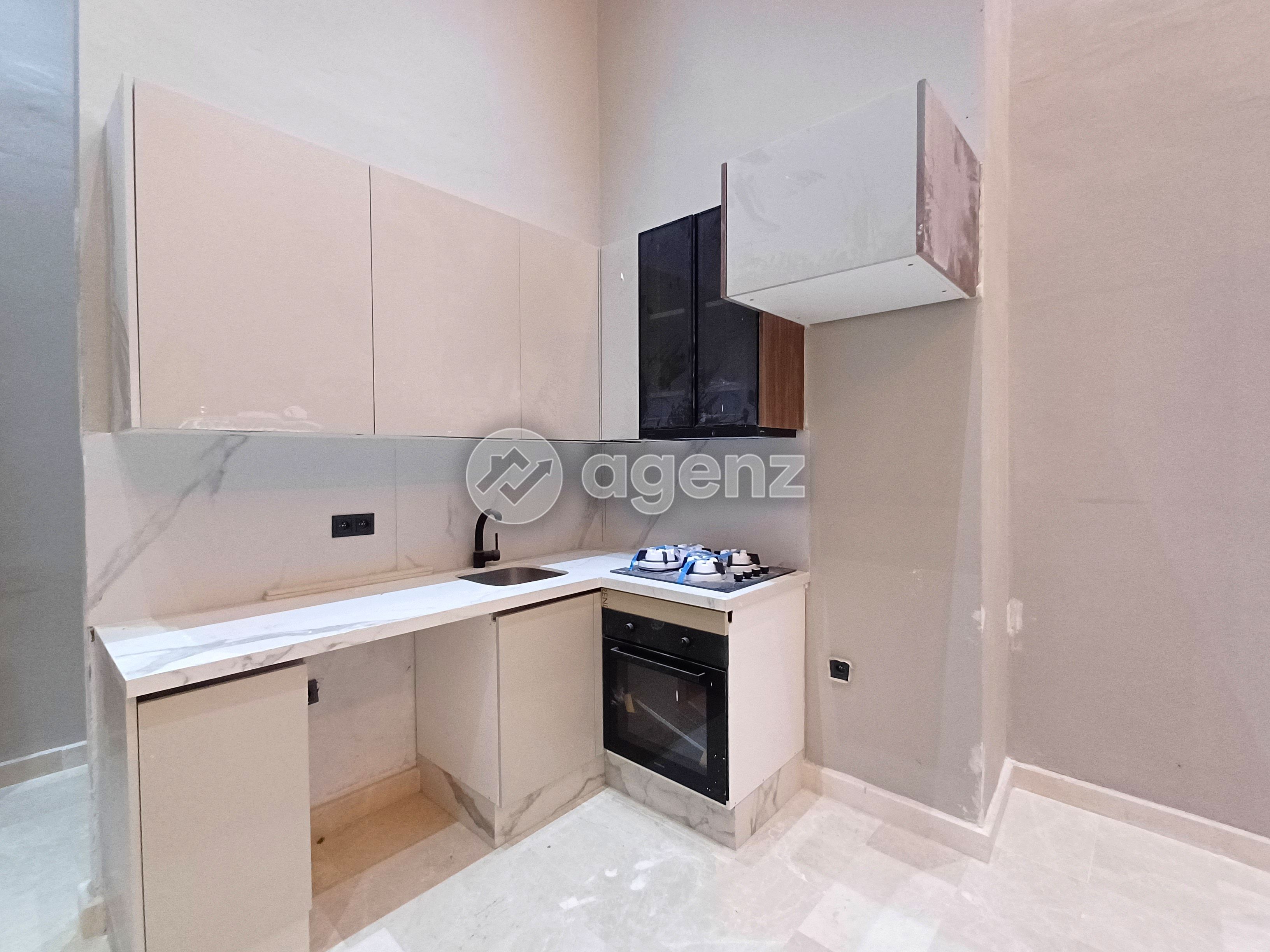 Appartement à vendre à 2 Mars — 3