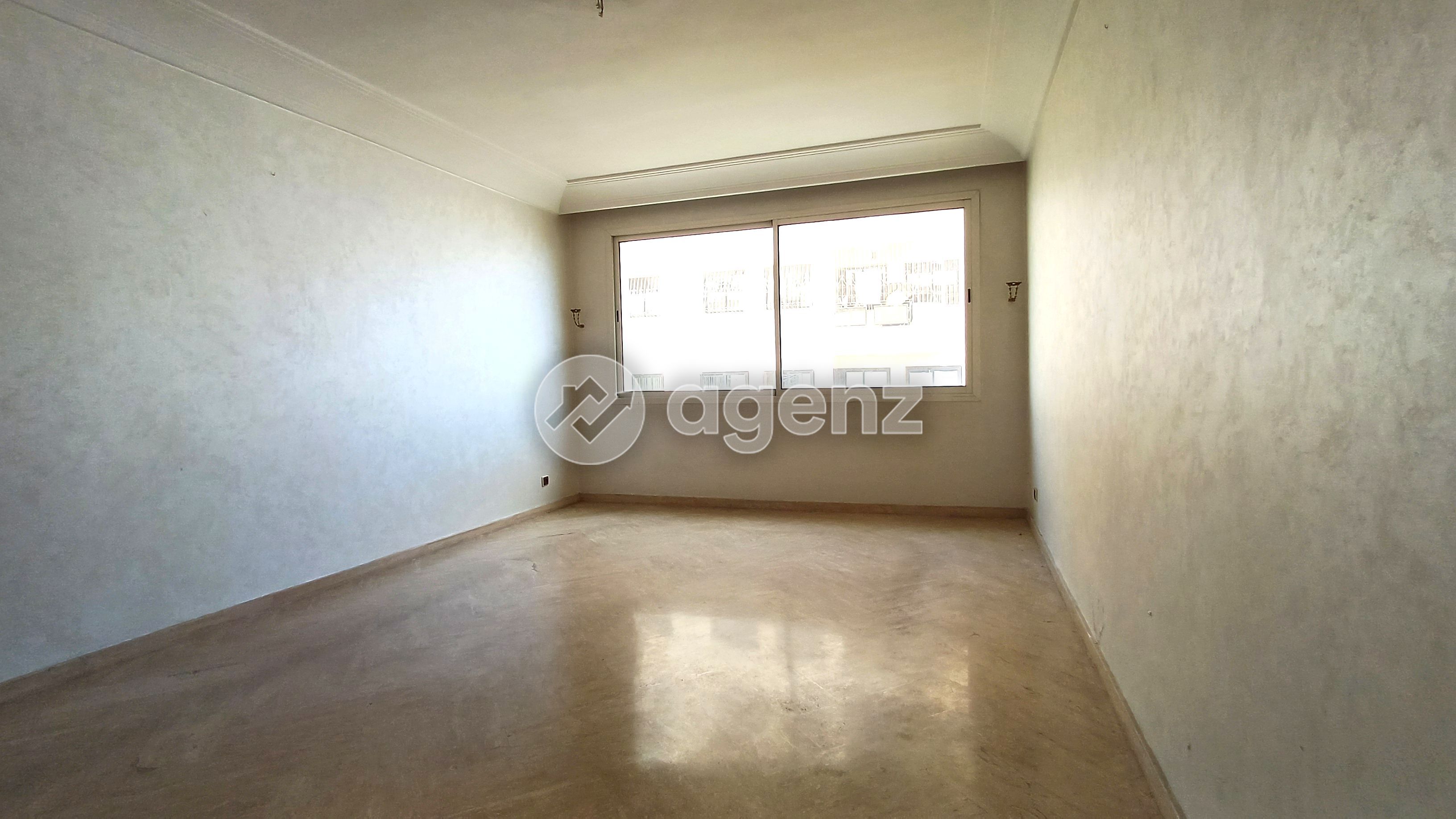 Appartement à vendre à 2 Mars — 2