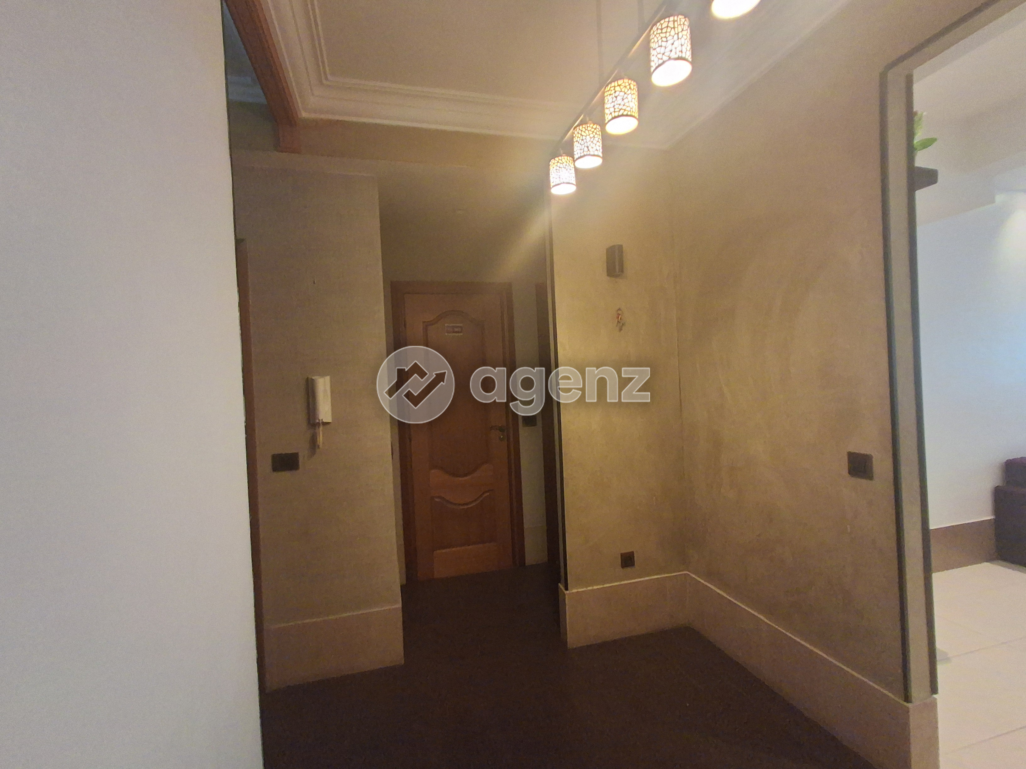 Prestigieux Appartement de 3 chambres A vendre à Mazola — 4