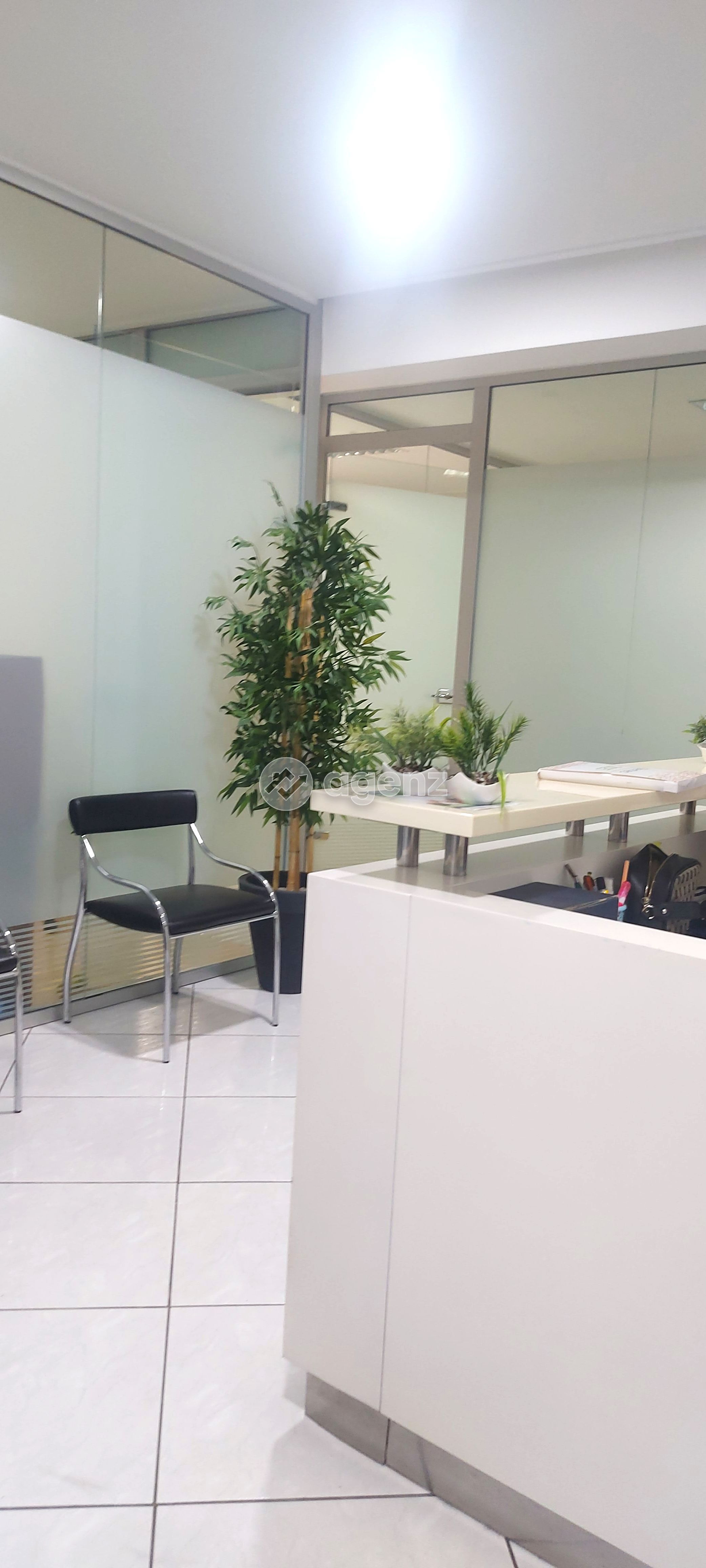 BUREAU BIEN SITUE ROND POINT LA GIRONDE