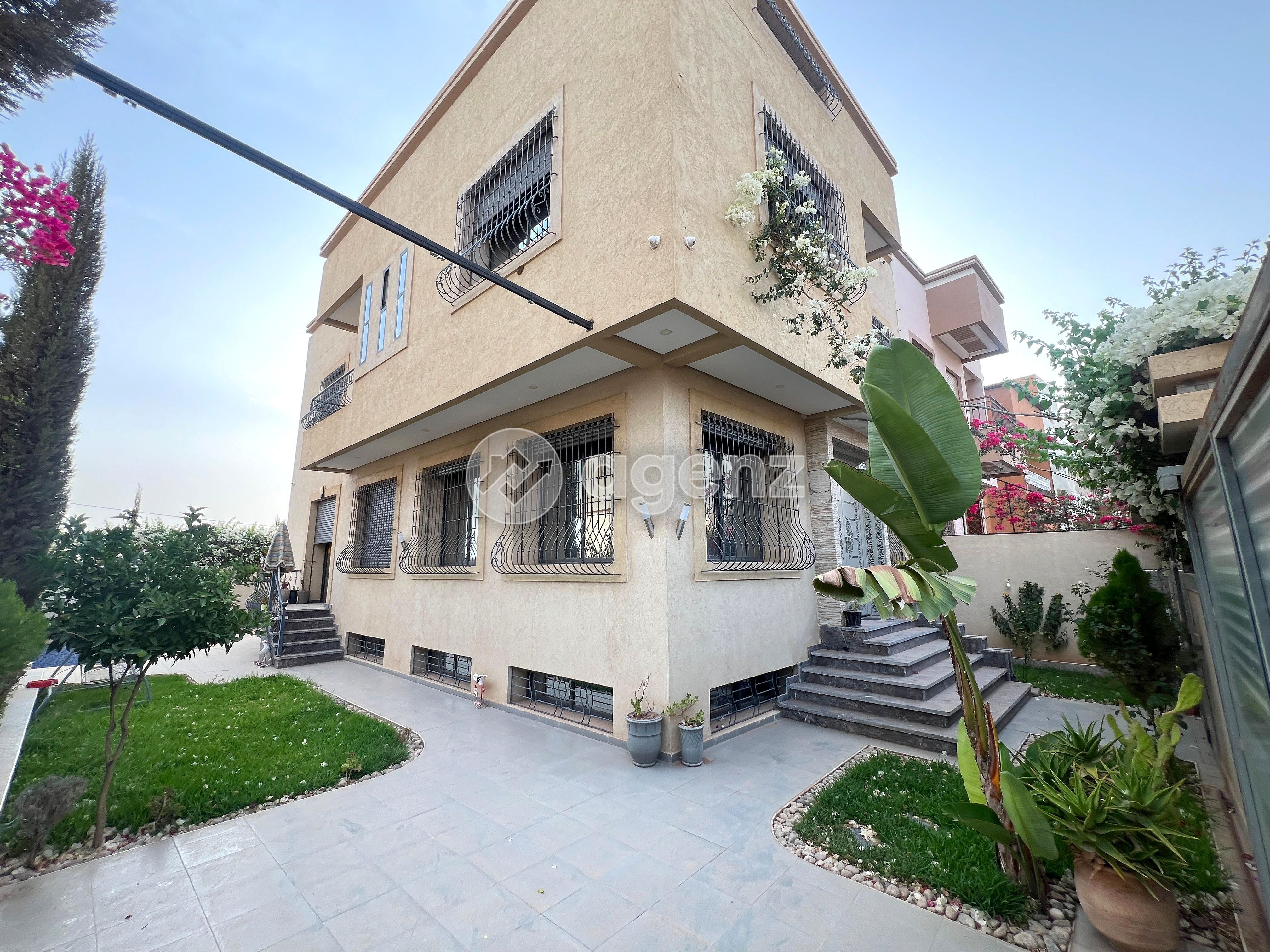 Villa de 310 m² à Mhamid 10 - Marrakech — 2