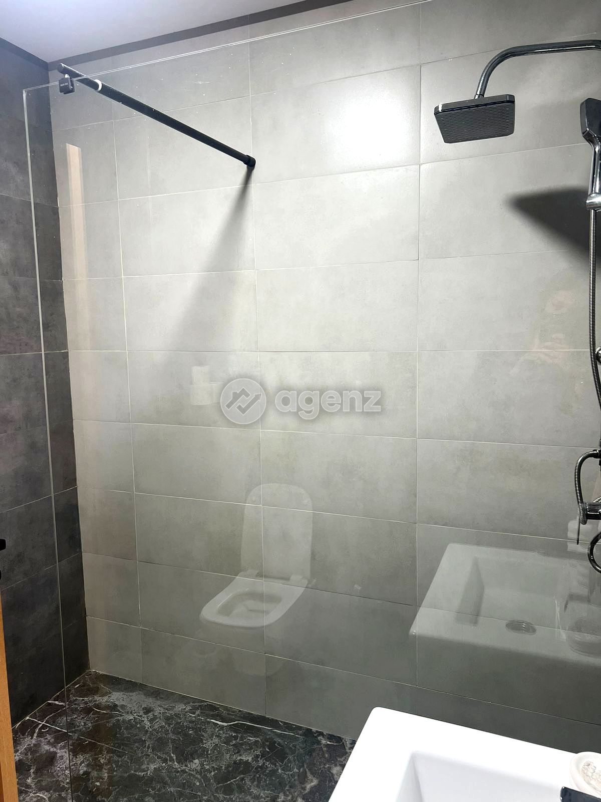 APPARTEMENT NEUF ET LUMINEUX À ROCHES NOIRES — 5