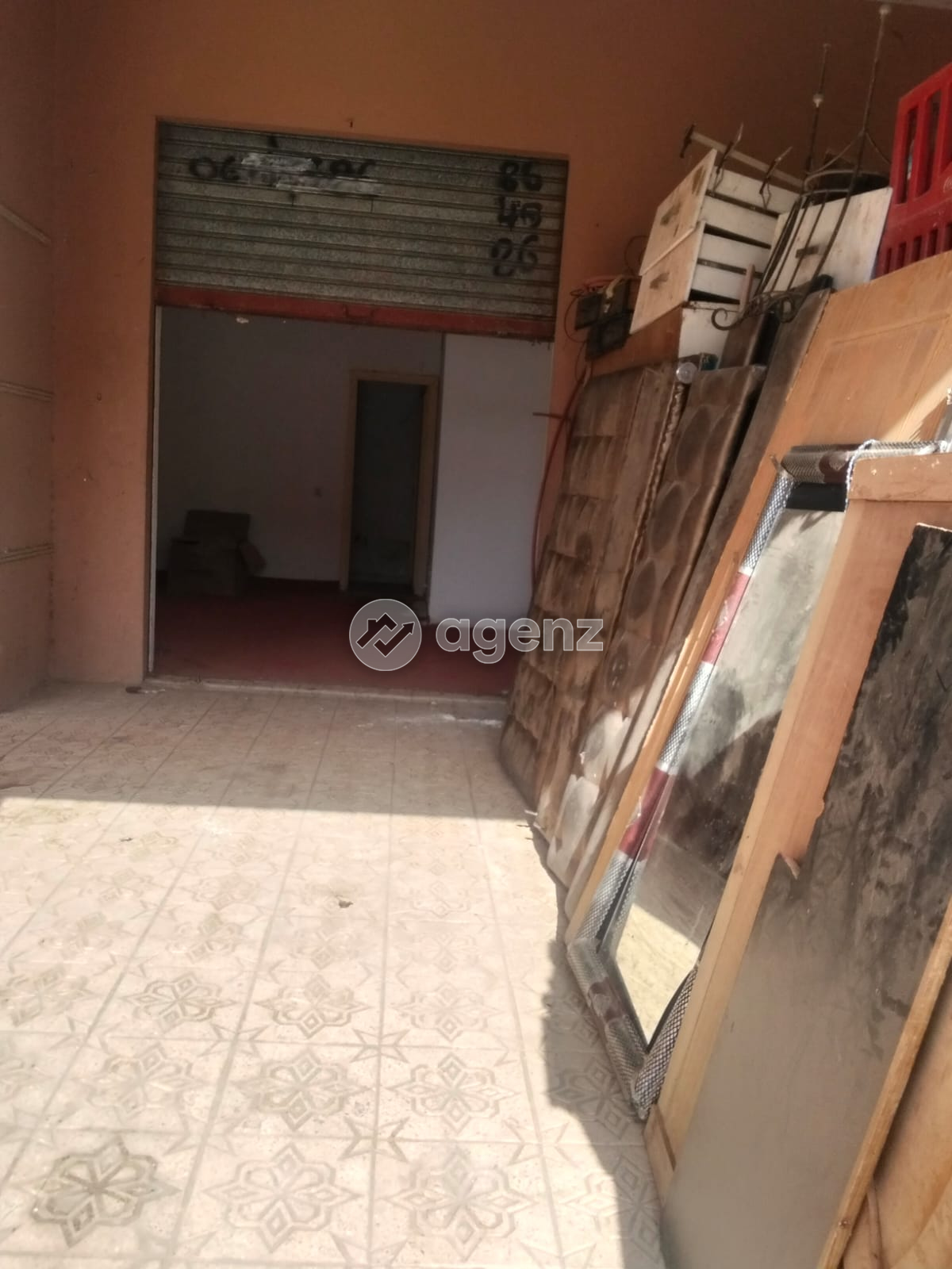 Magasin 17 m² à vendre à El Azzouzia — 5