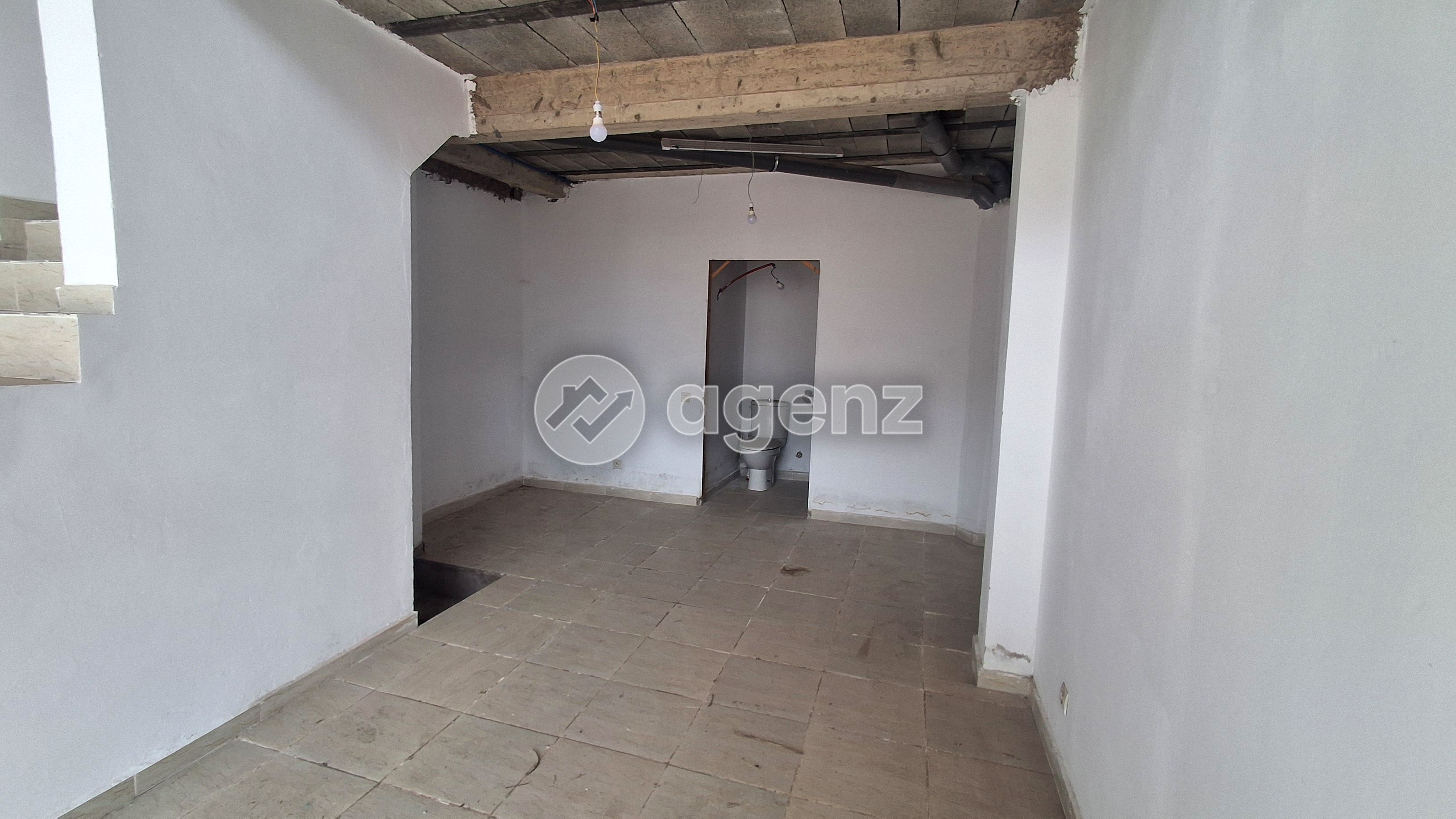 Commerce de 48 m² à Tamaris — 5