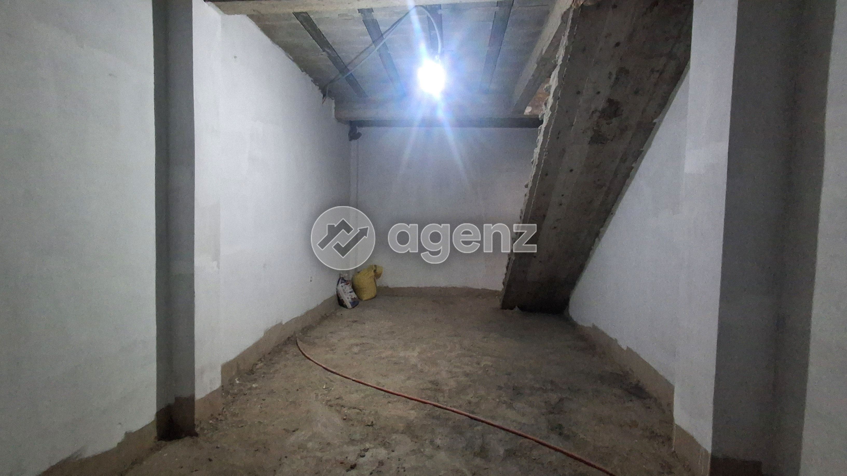 Commerce de 48 m² à Tamaris — 3