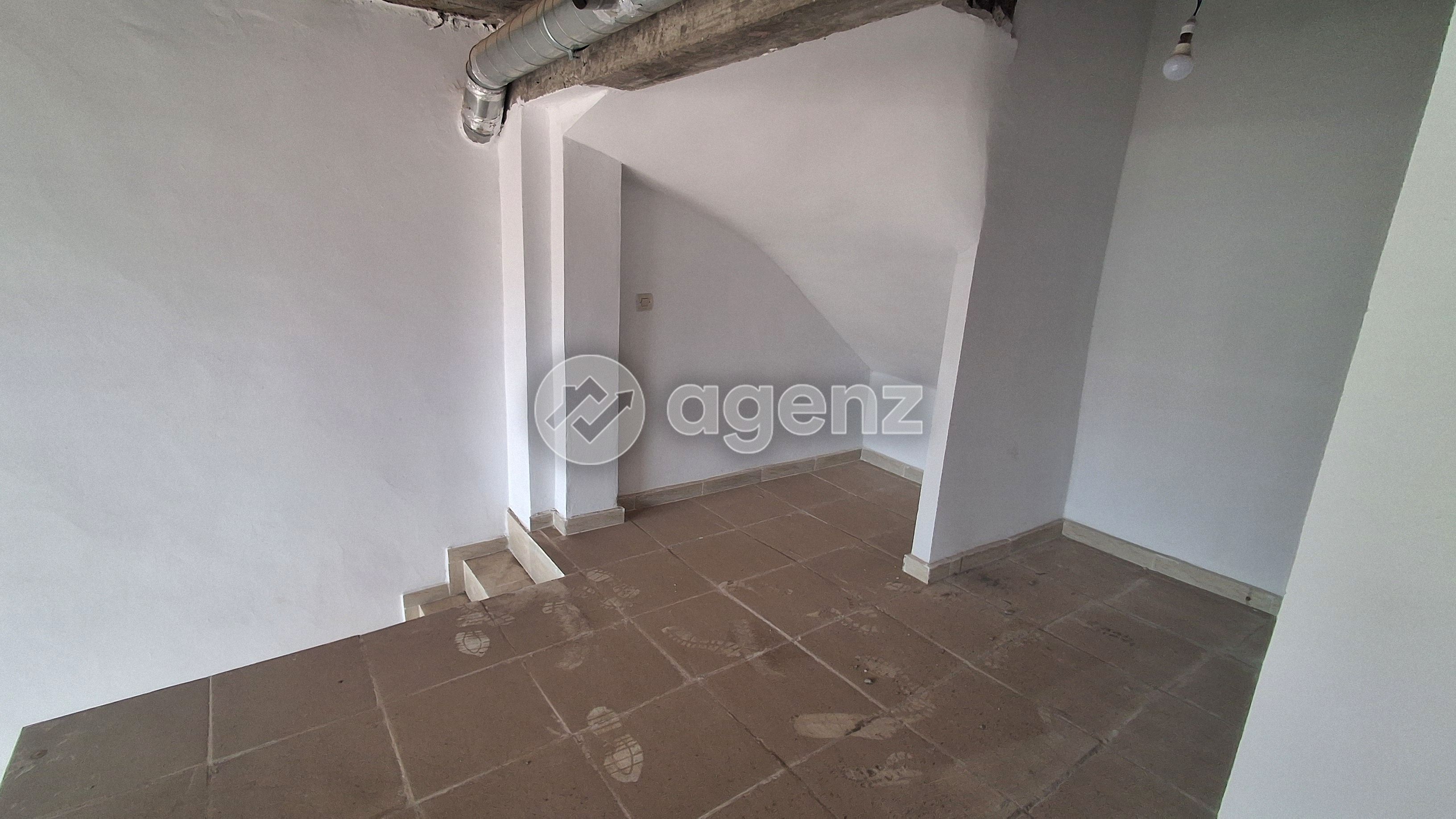 Commerce de 48 m² à Tamaris — 2