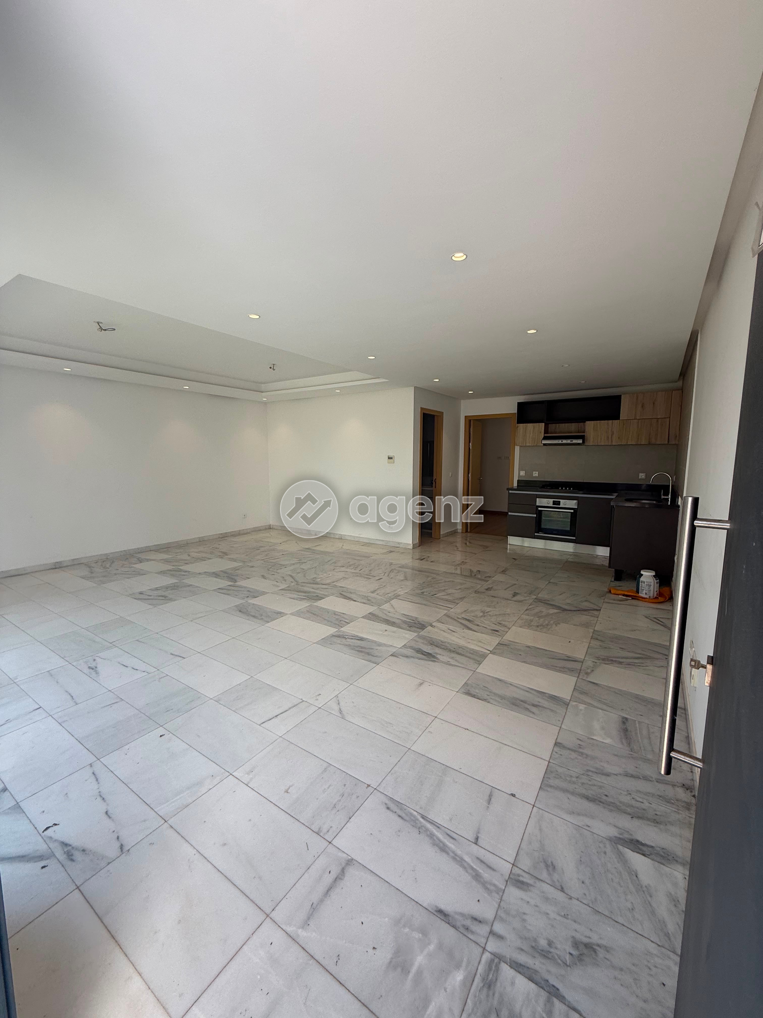 Élégant grand studio de 1 chambre à louer à Ville Verte Bouskoura 