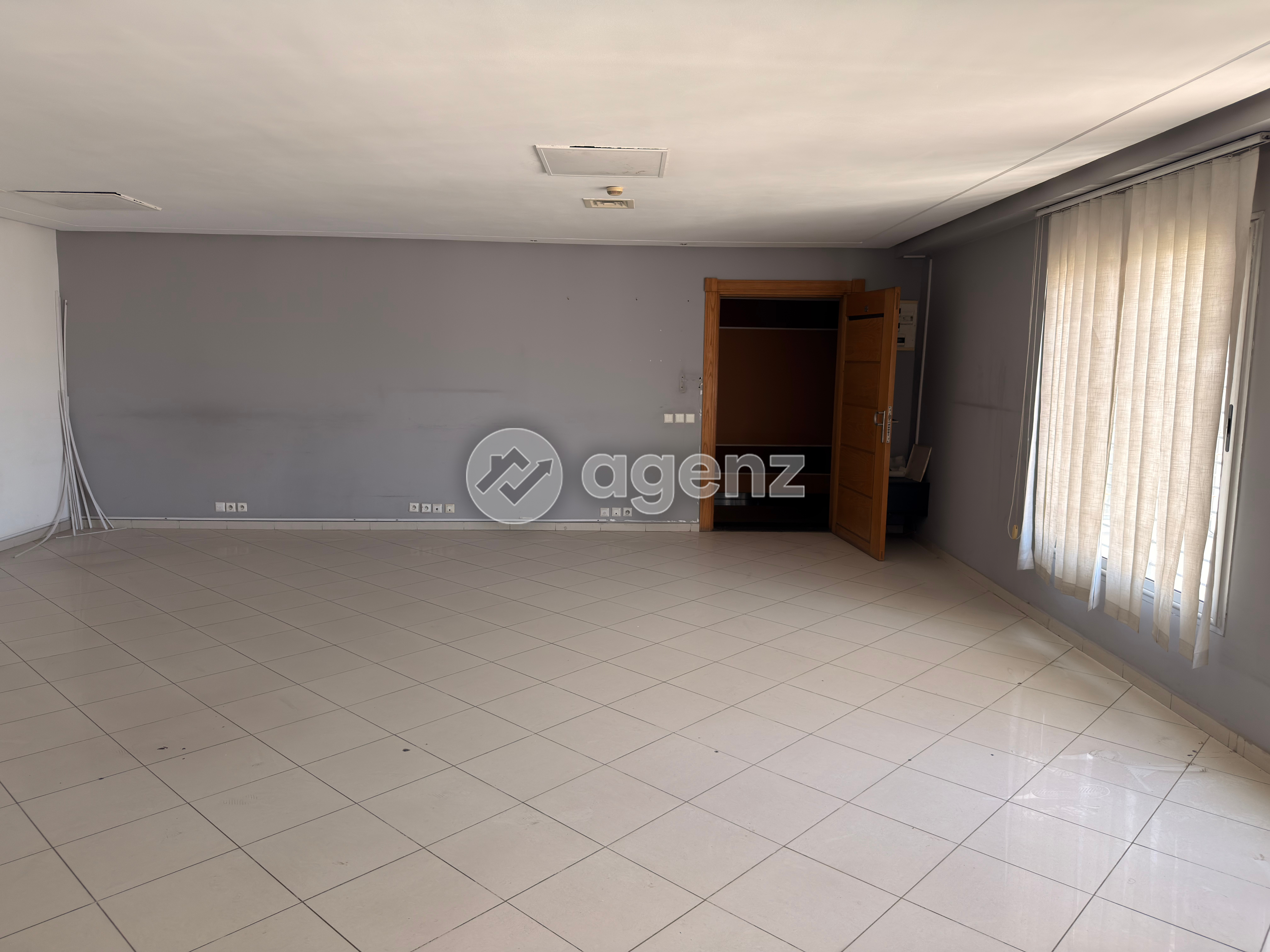 Bureau Open Space à louer – 63 m² – Al Miarage Center situé à l’angle du Boulevard Abdelmoumen et du Boulevard Anoual — 3