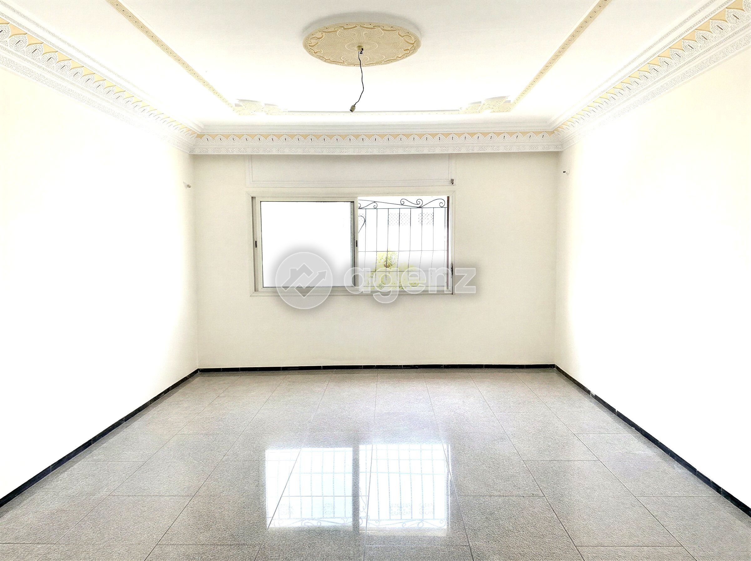 EXCEPTIONNEL — Appartement 95 m² avec terrasse en face du marché central — 4