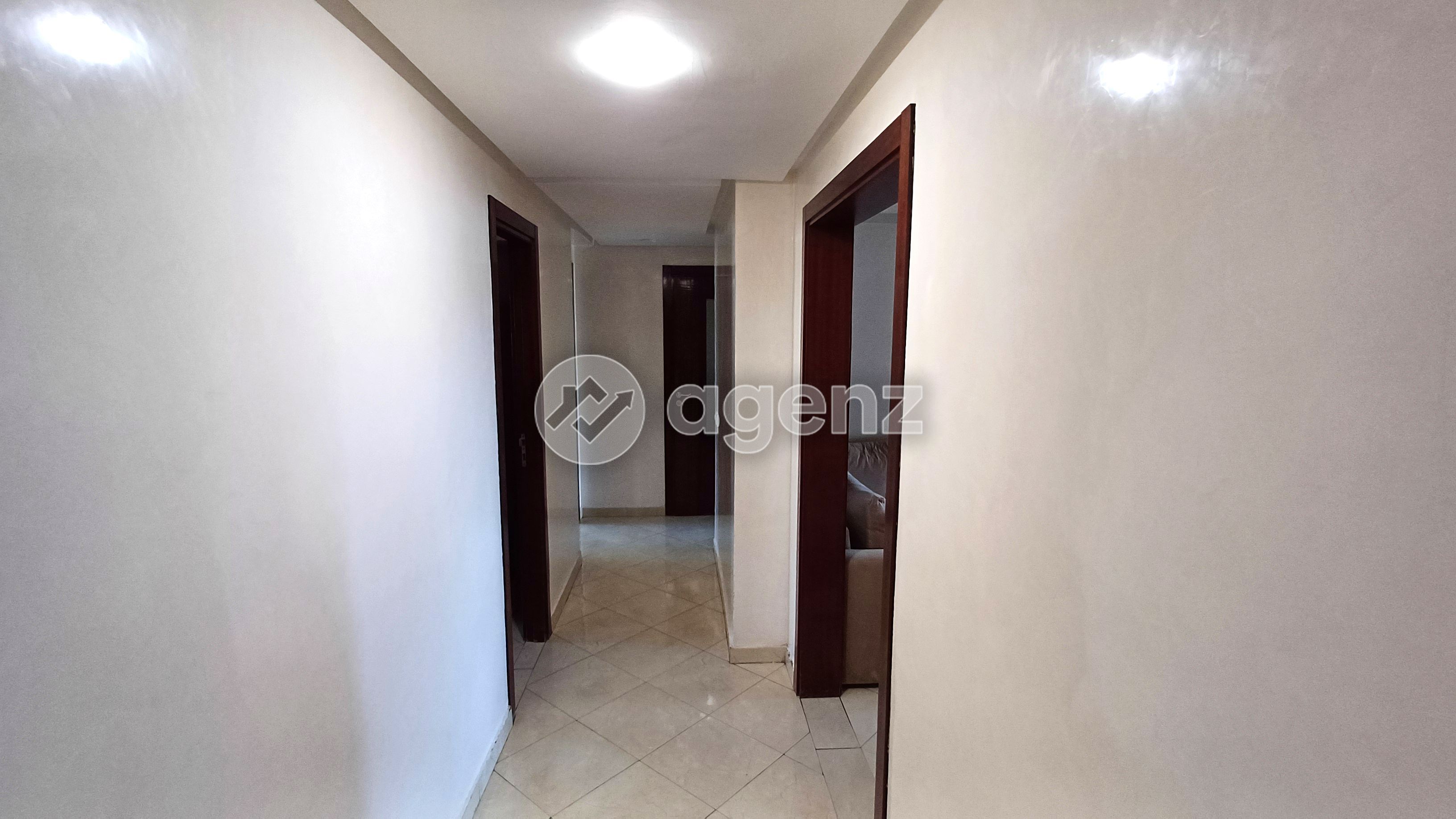 VIVEZ DANS UN APPARTEMENT LUMINEUX EN PLEIN CENTRE — 4