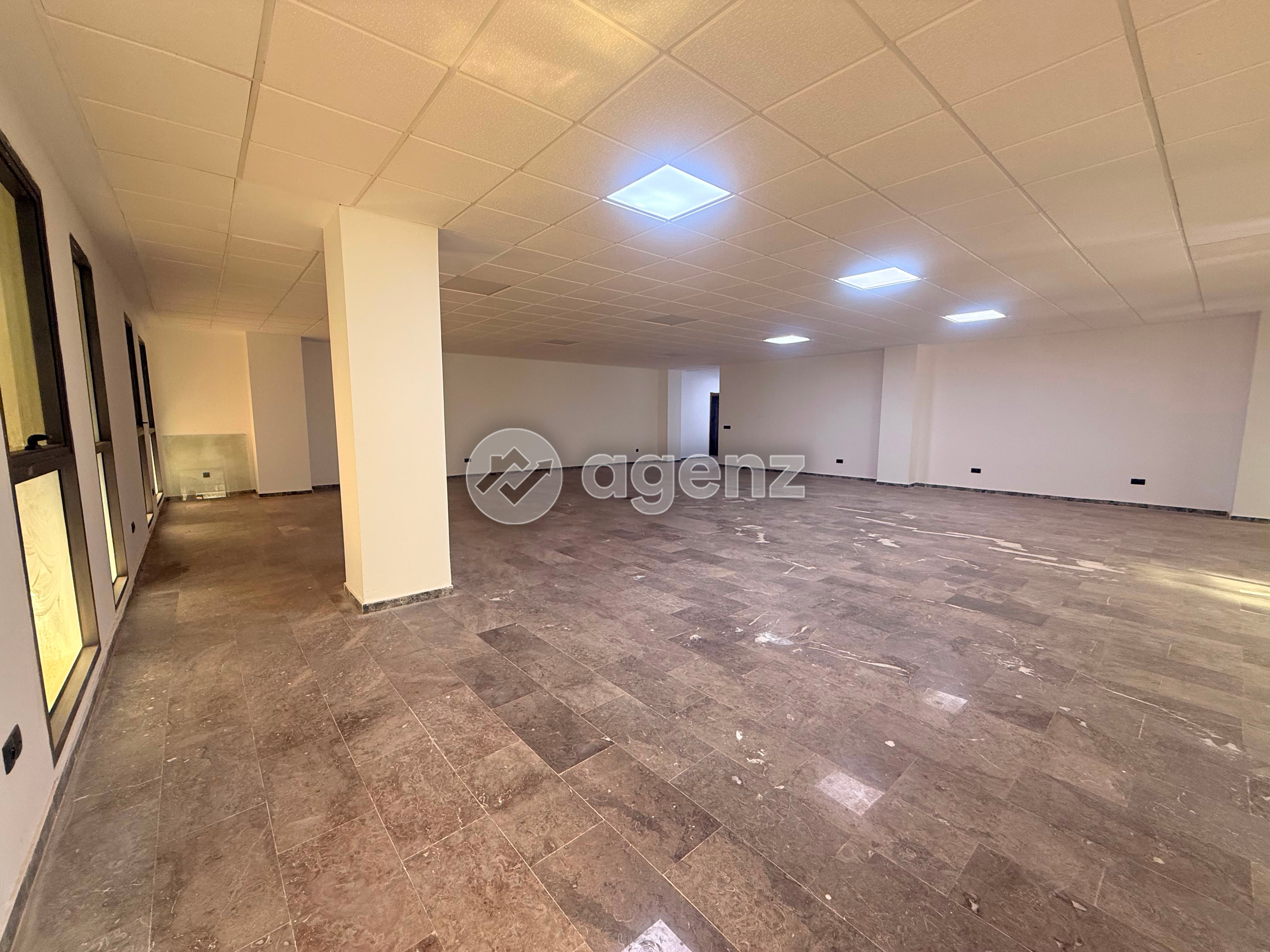 Bureau moderne – Espace de travail idéal