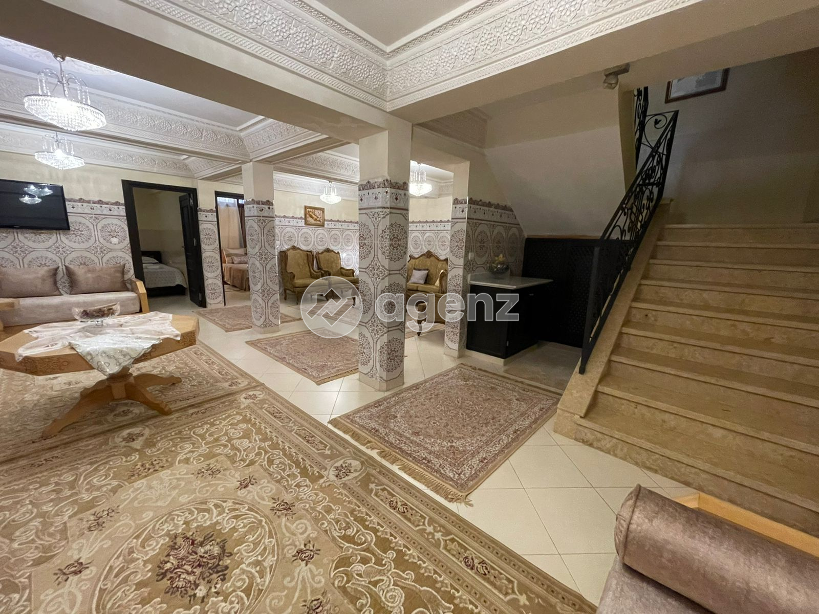 Prestigieux Villa de 4 chambres à louer à Marrakech. Sous sol +rez-de-chaussée de chaussé +etage+terasse — 4