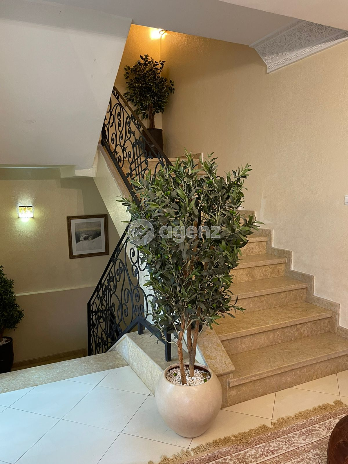 Prestigieux Villa de 4 chambres à louer à Marrakech. Sous sol +rez-de-chaussée de chaussé +etage+terasse — 5