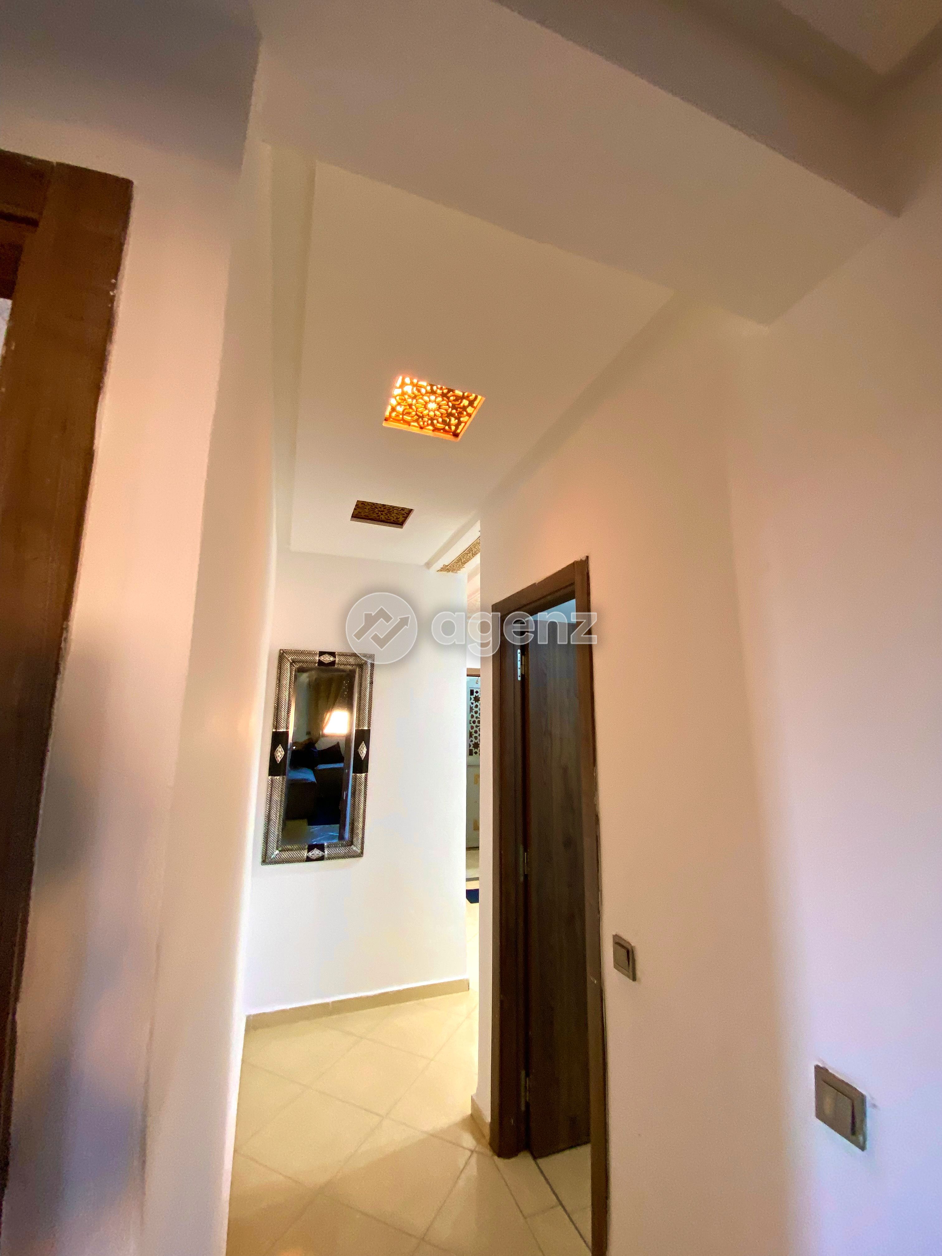 Un appartement de 68 mètres carrés situé dans le quartier Mahamid à Marrakech.