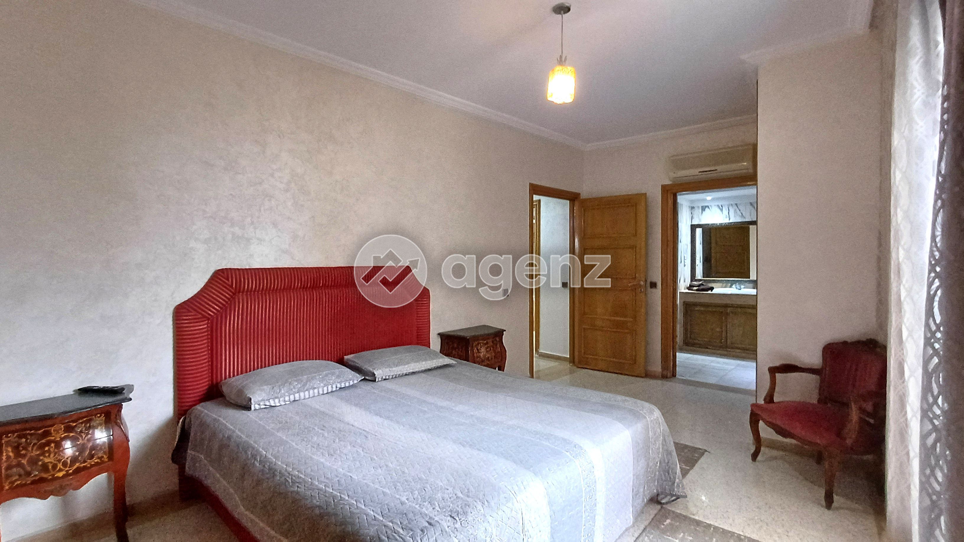 APPARTEMENT À PROXIMITÉ IMMÉDIATE DE LA CORNICHE — 2