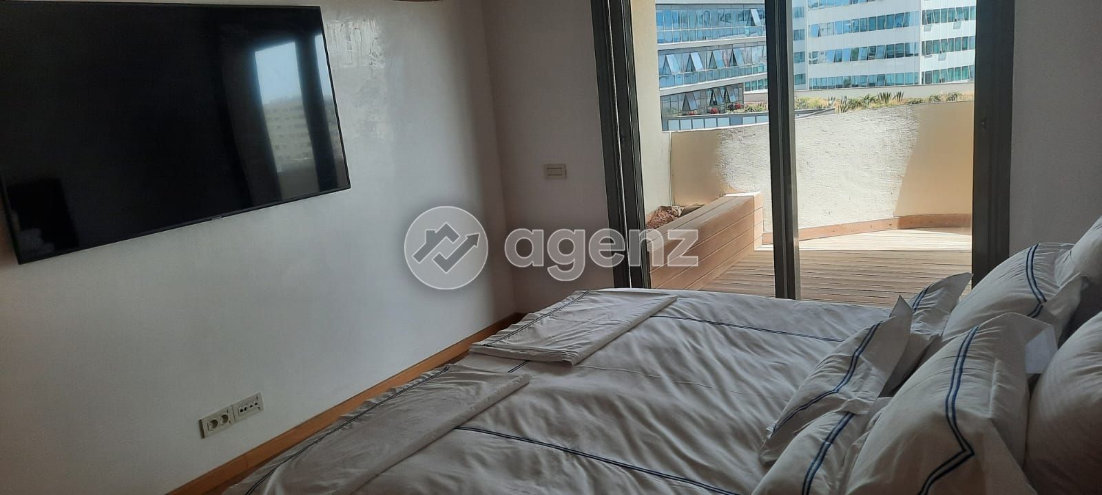 Appartement 270 m² f Autre — 4