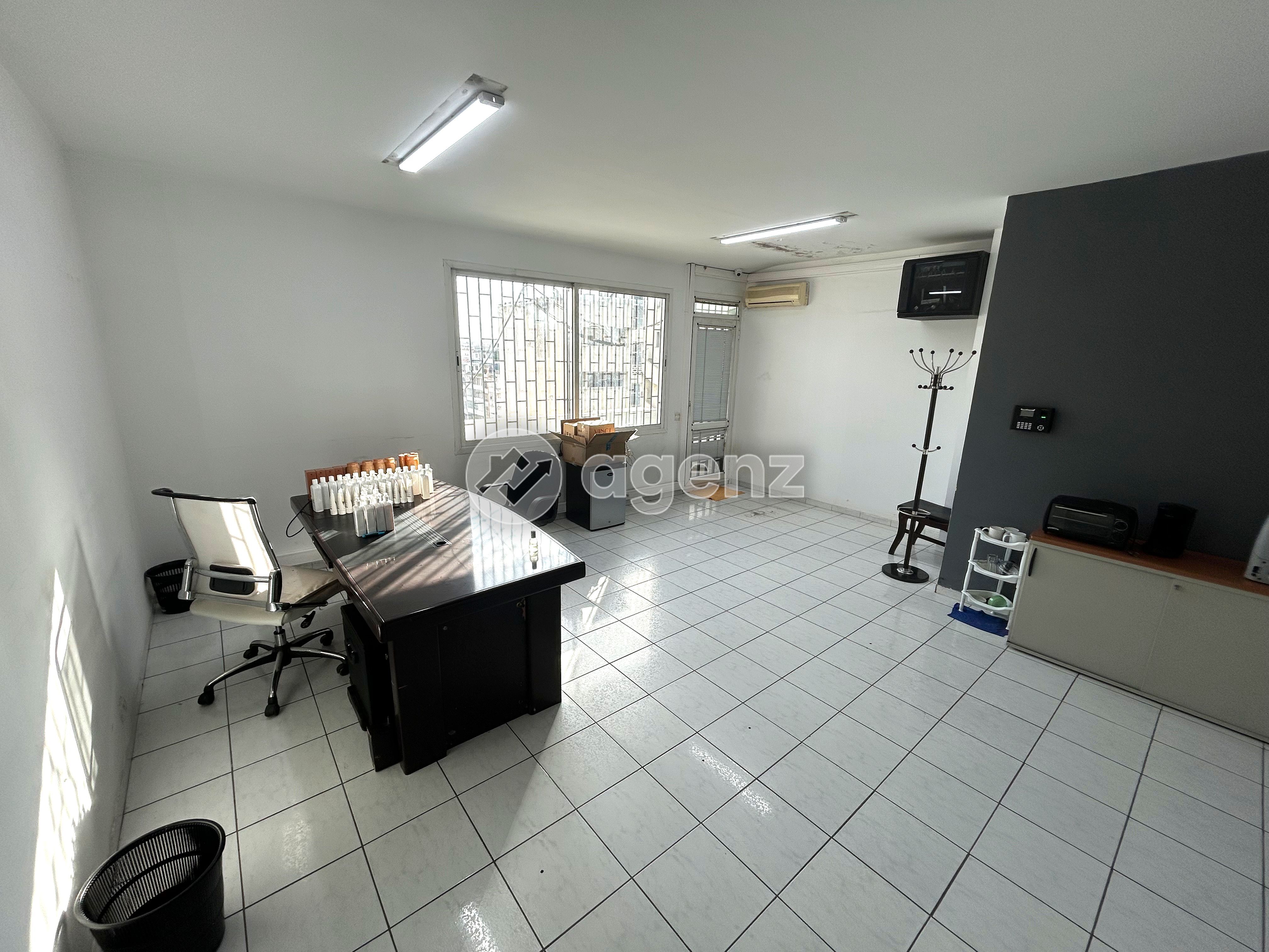 Plateau  Bureau à vendre  — 2