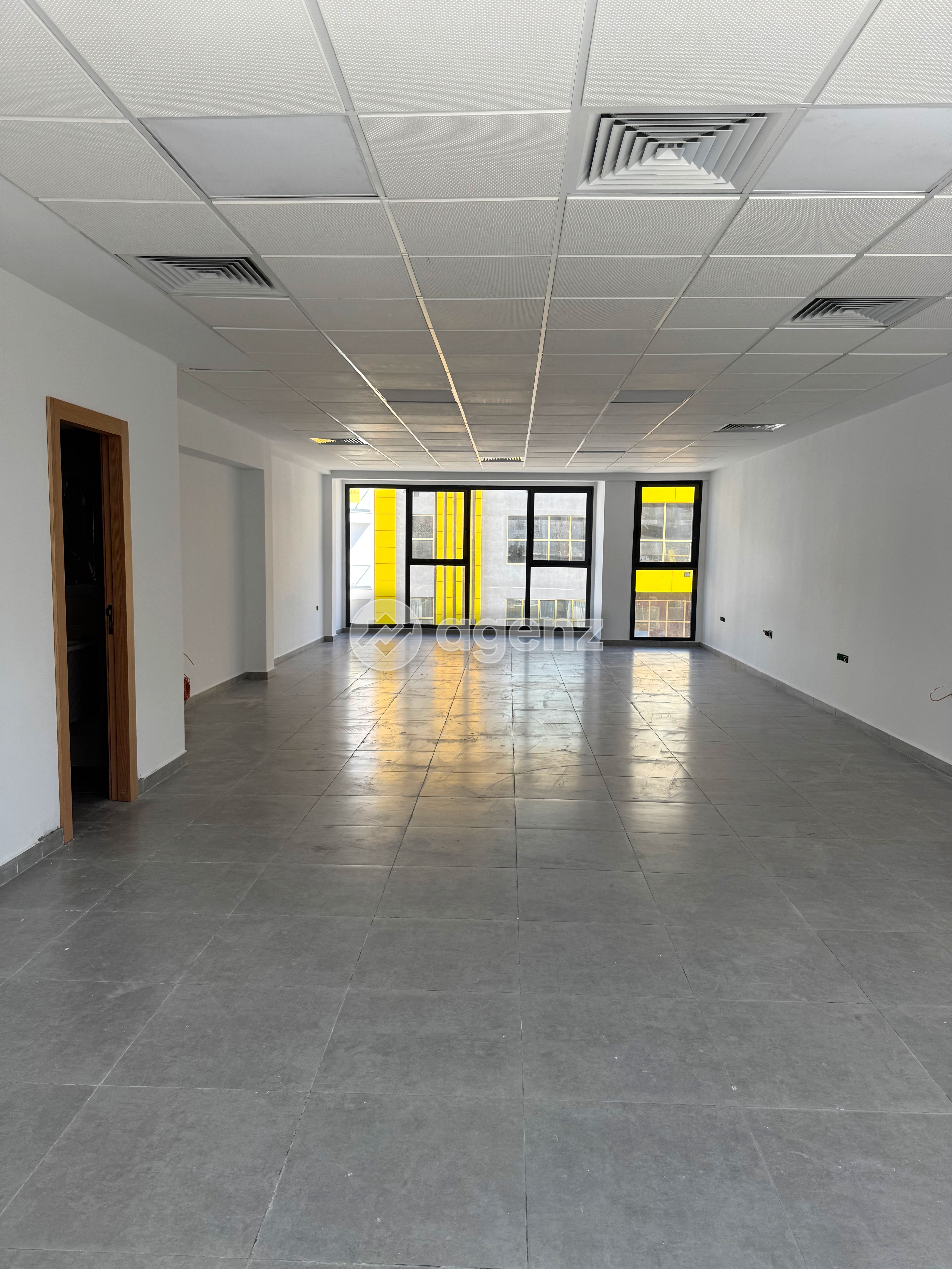BUREAUX HAUT STANDING À LOUER – OASIS — 4