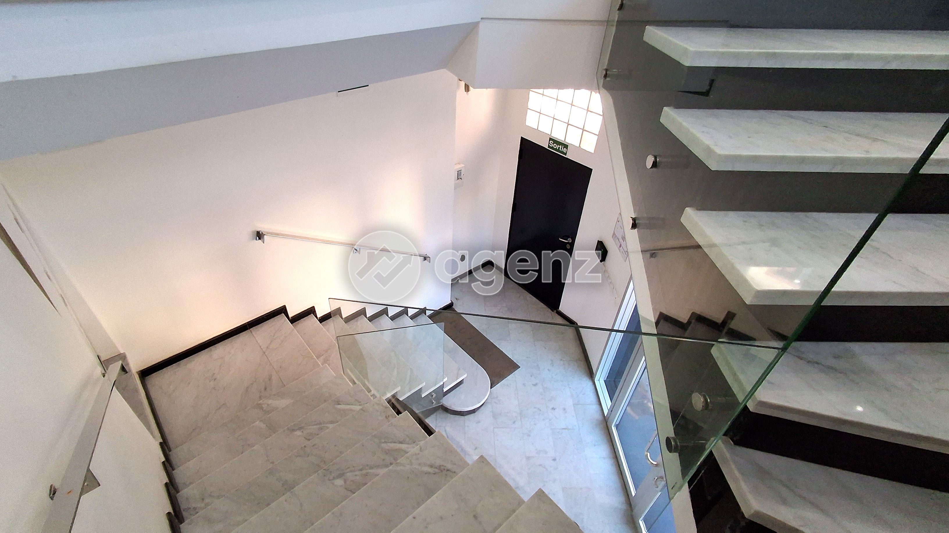 LOCAL COMMERCIAL DE 730 M² À BEAUSÉJOUR — 4