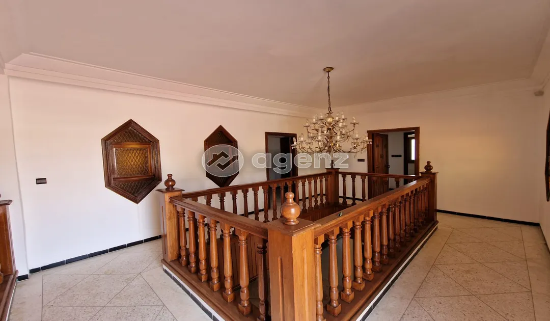 Villa à vendre 7 500 000 dh 827 m², 4 chambres - Route Immouzer Fès