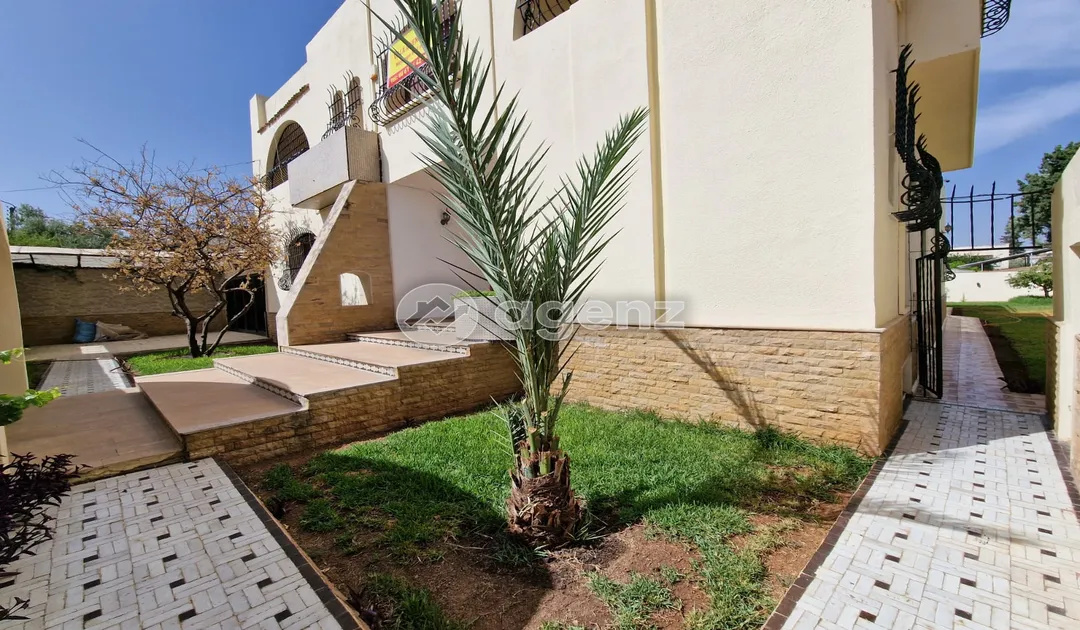 Villa à vendre 7 500 000 dh 827 m², 4 chambres - Route Immouzer Fès
