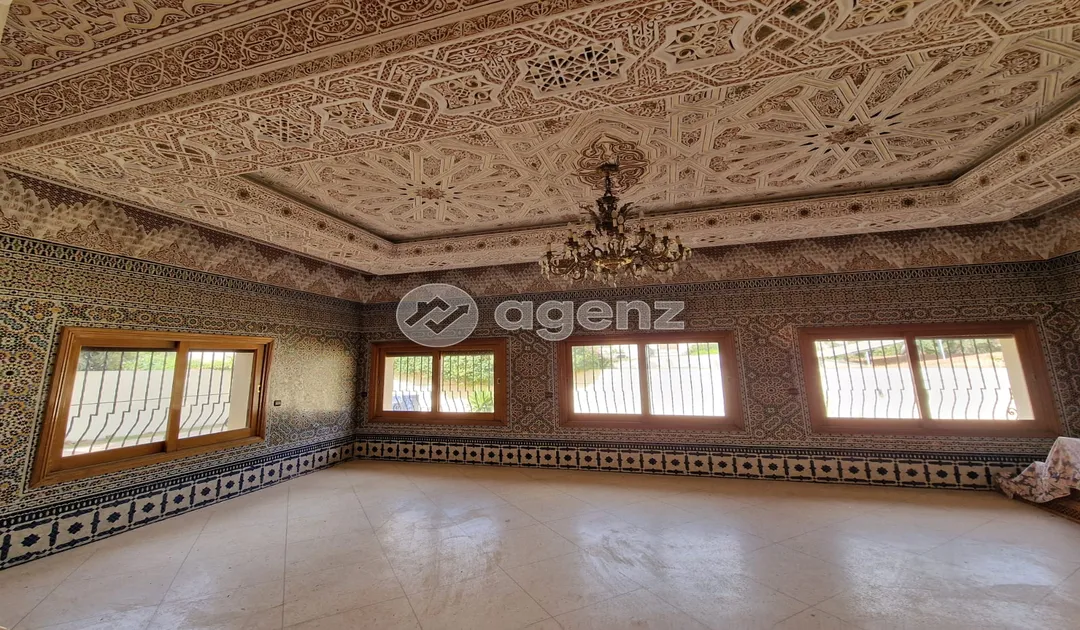 Villa à vendre 7 500 000 dh 827 m², 4 chambres - Route Immouzer Fès