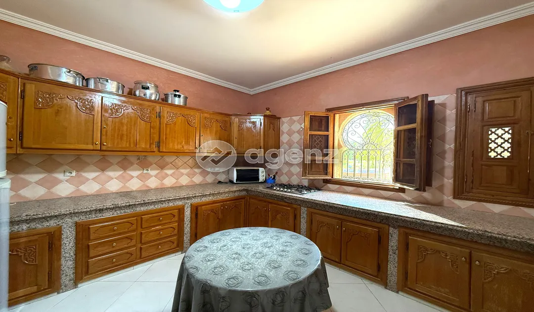 Villa à vendre 25 000 000 dh 12 500 m², 7 chambres - Route de Fès Marrakech