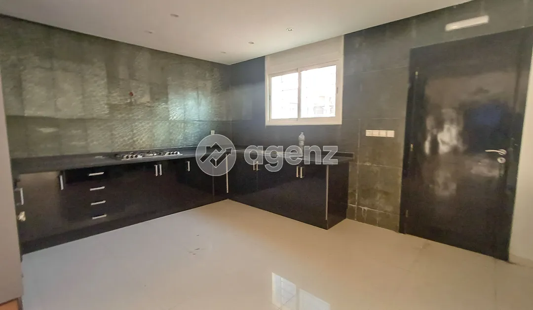 Villa à vendre 4 100 000 dh 178 m², 3 chambres - El Youssoufia Rabat