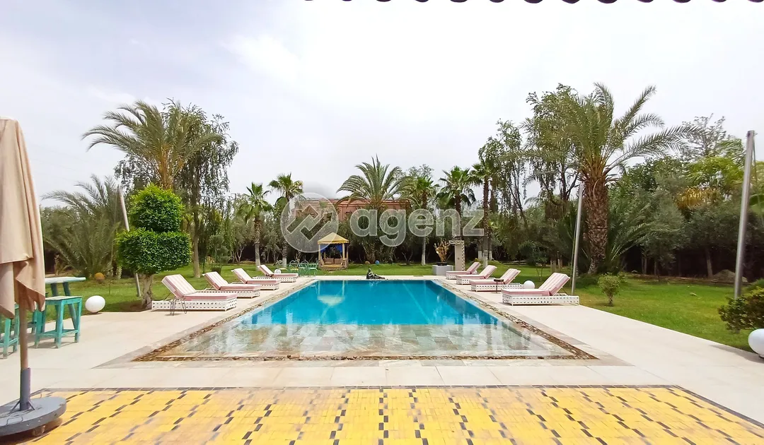 Villa à vendre 19 000 000 dh 4 500 m², 7 chambres - Route de Fès Marrakech